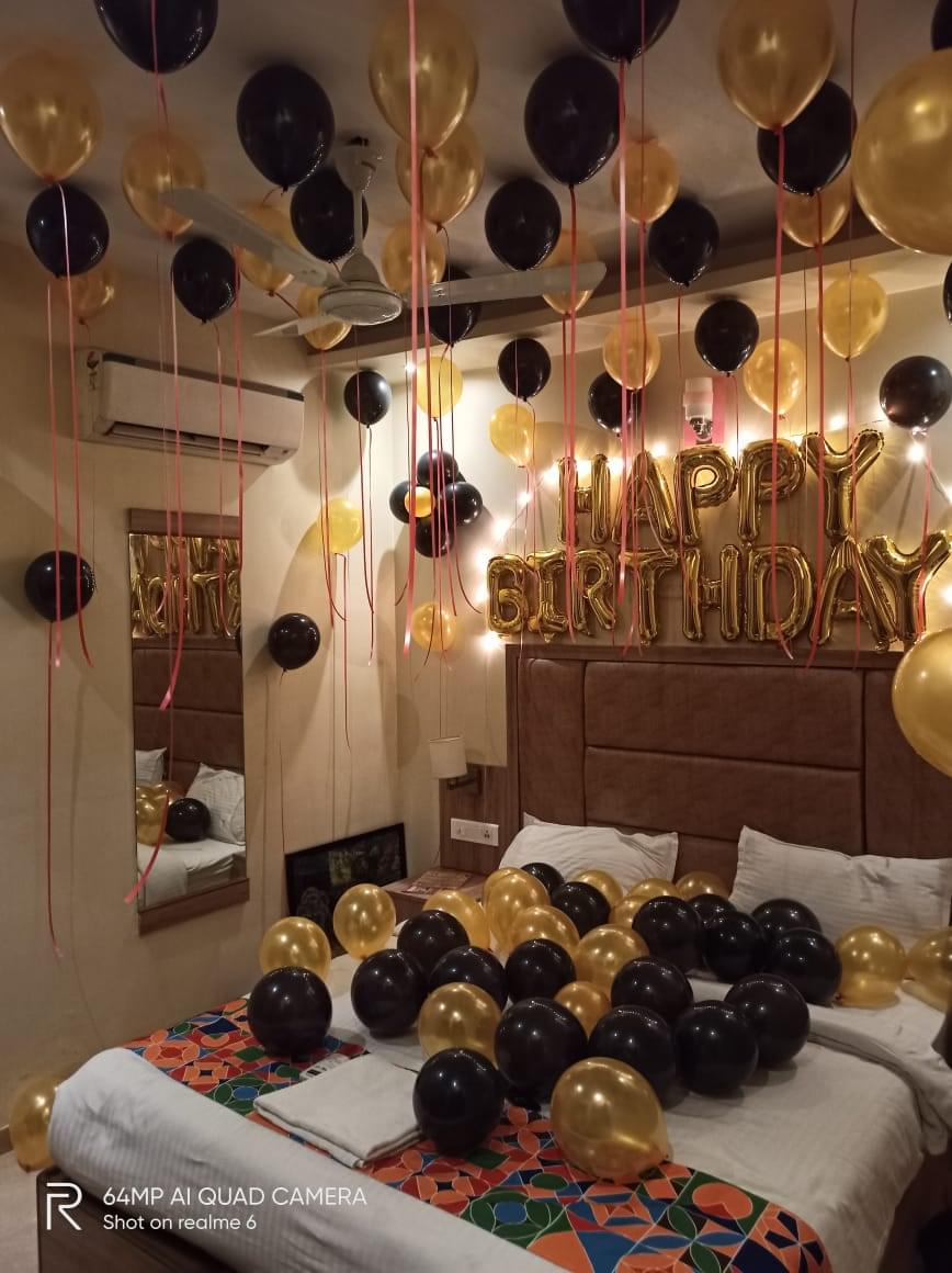 100 balloons with ribbons Basic package